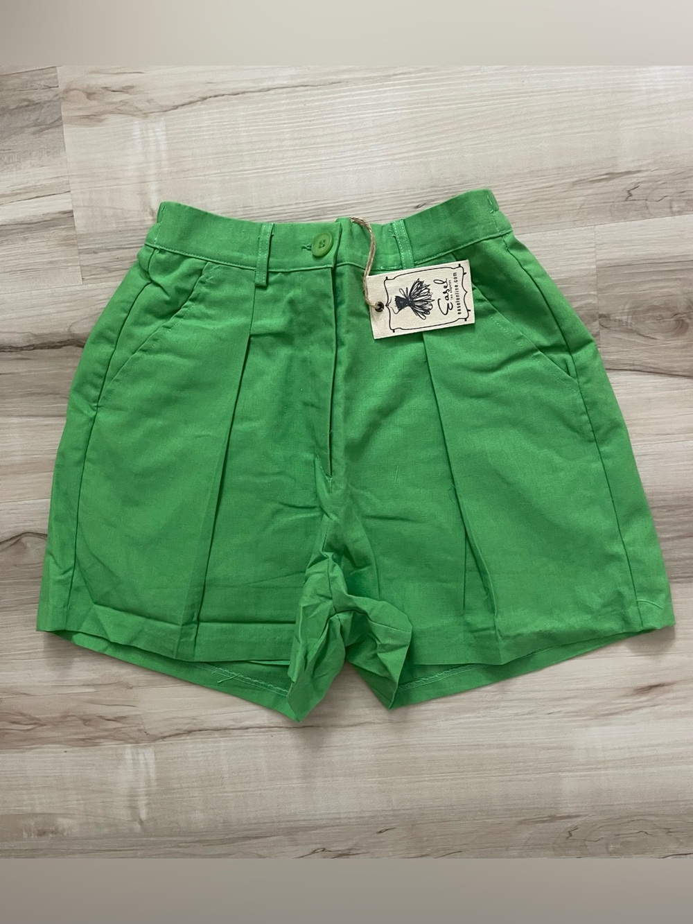 easel High-Waist Pleated Bright Green Women's Shorts